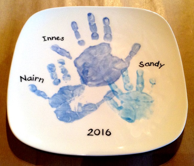 handfootsquareplate1080x921